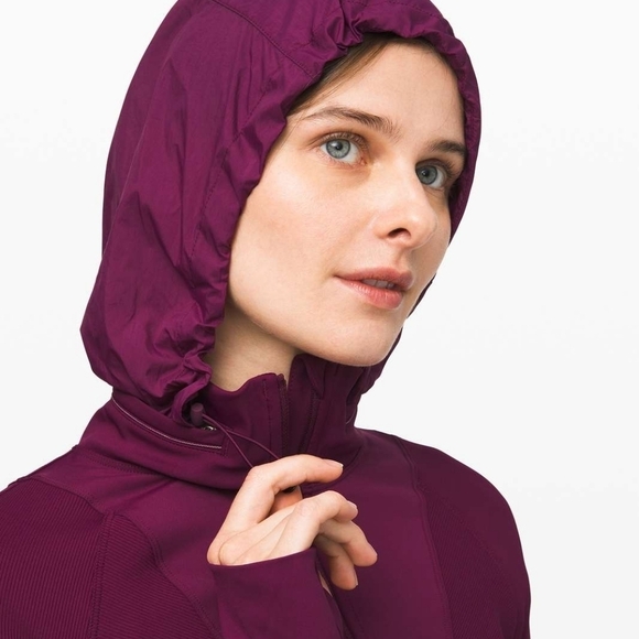 Lululemon Far and Free Jacket in Cassis size 14 NWT - Picture 8 of 12